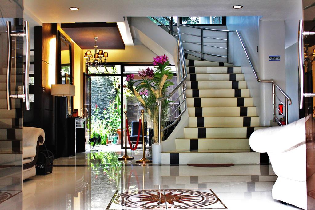 Peridot Suites Davao Exterior foto