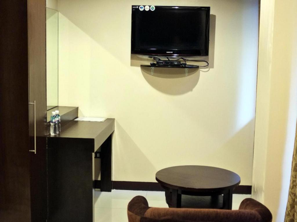 Peridot Suites Davao Exterior foto