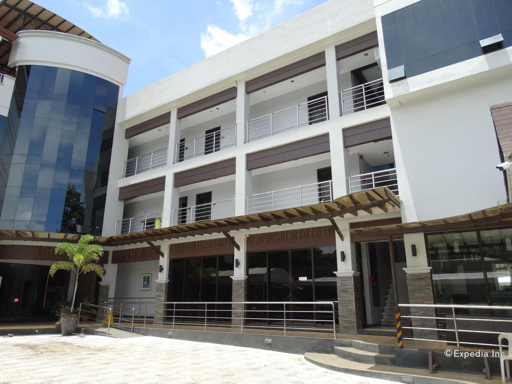 Peridot Suites Davao Exterior foto